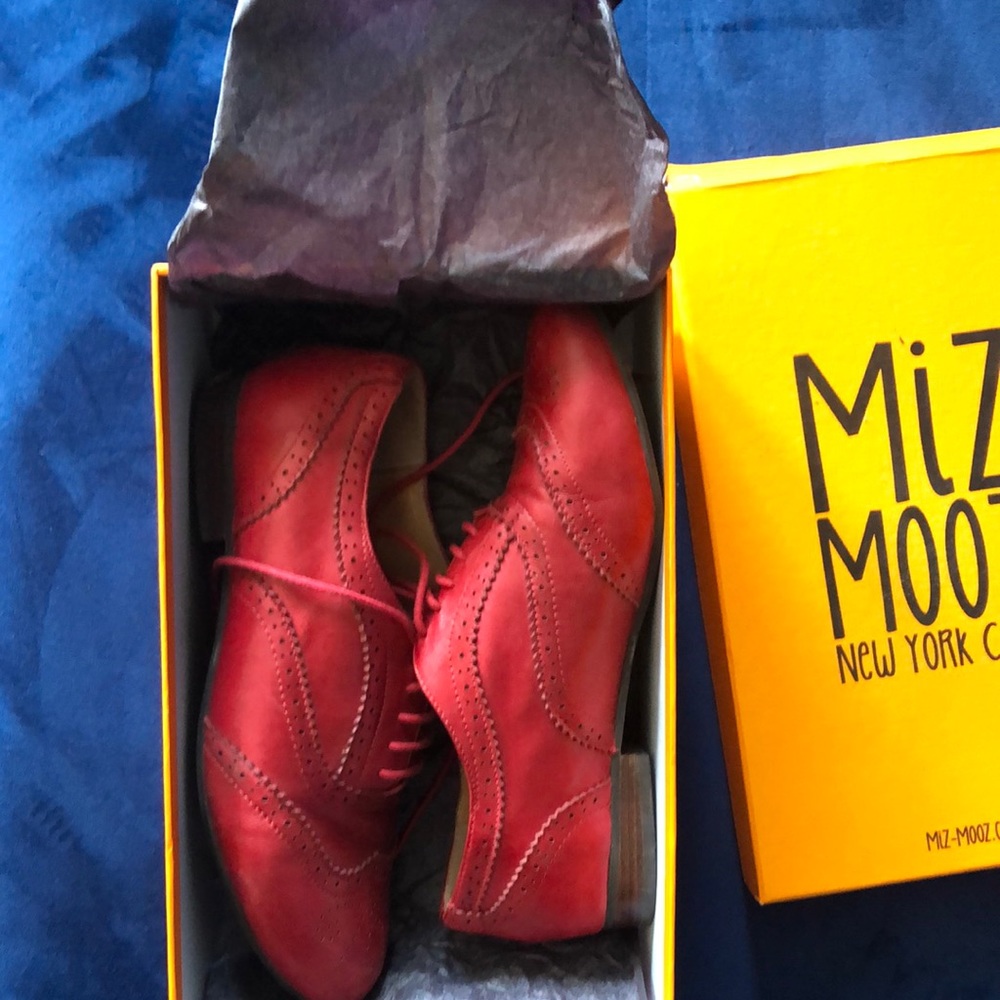 Miz Mooz Hartlet Red like new